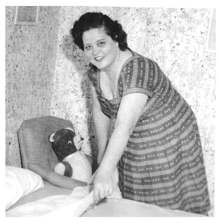 August 14, 1958 Elvis Presley's mother Gladys Presley died of a heart