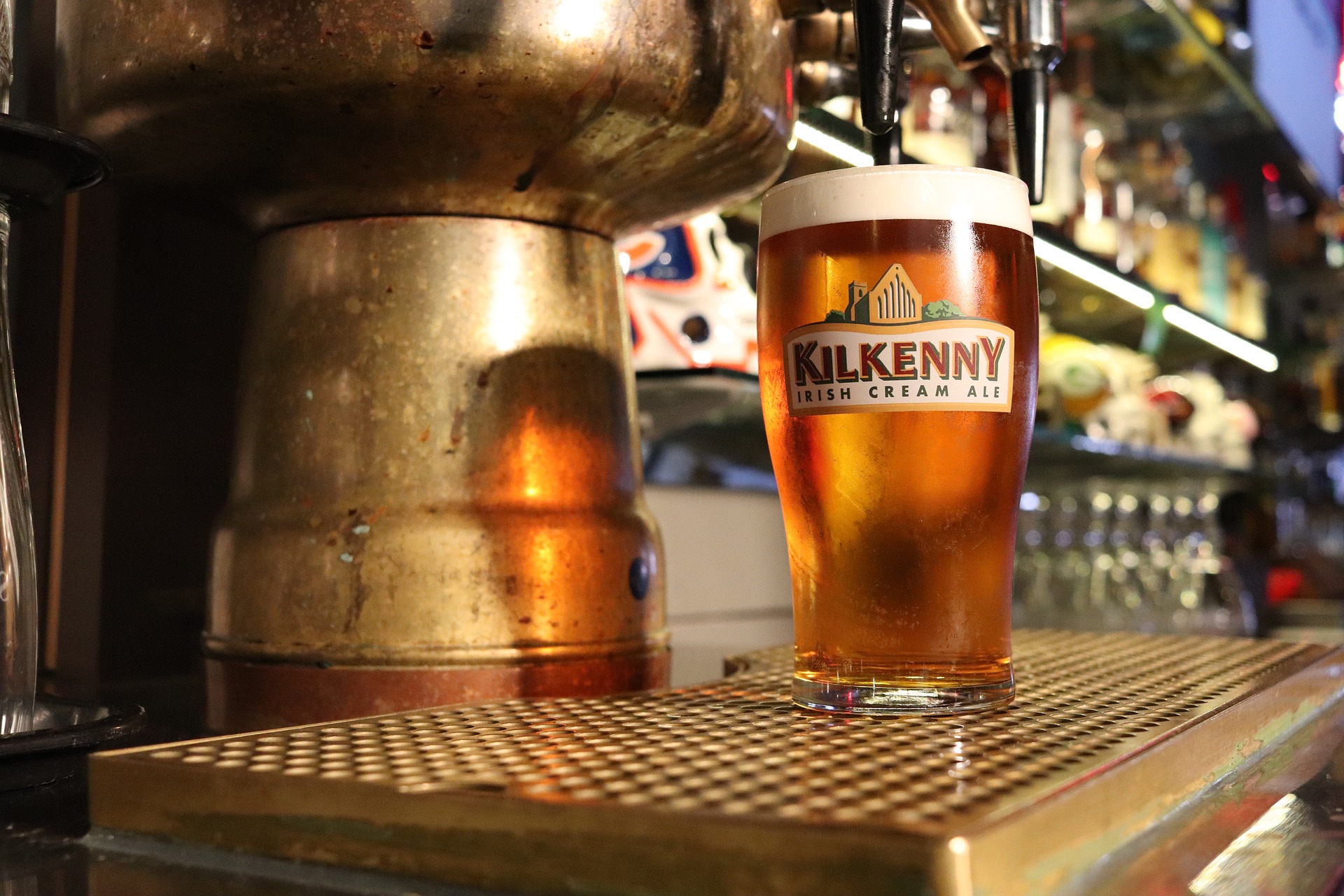 Kilkenny ale poured at a pub in Ireland: Holiday Rentals in Portrush