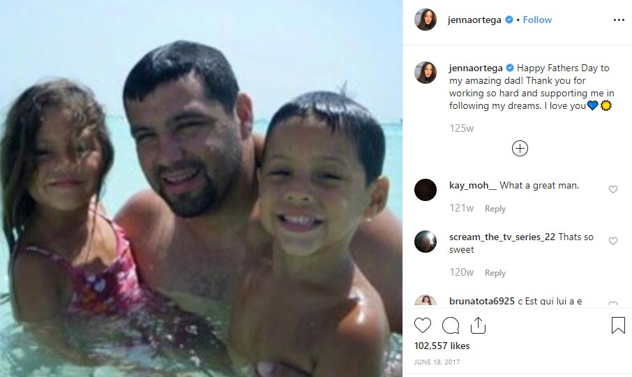 Jenna Ortega family mother, father and siblings Familytron