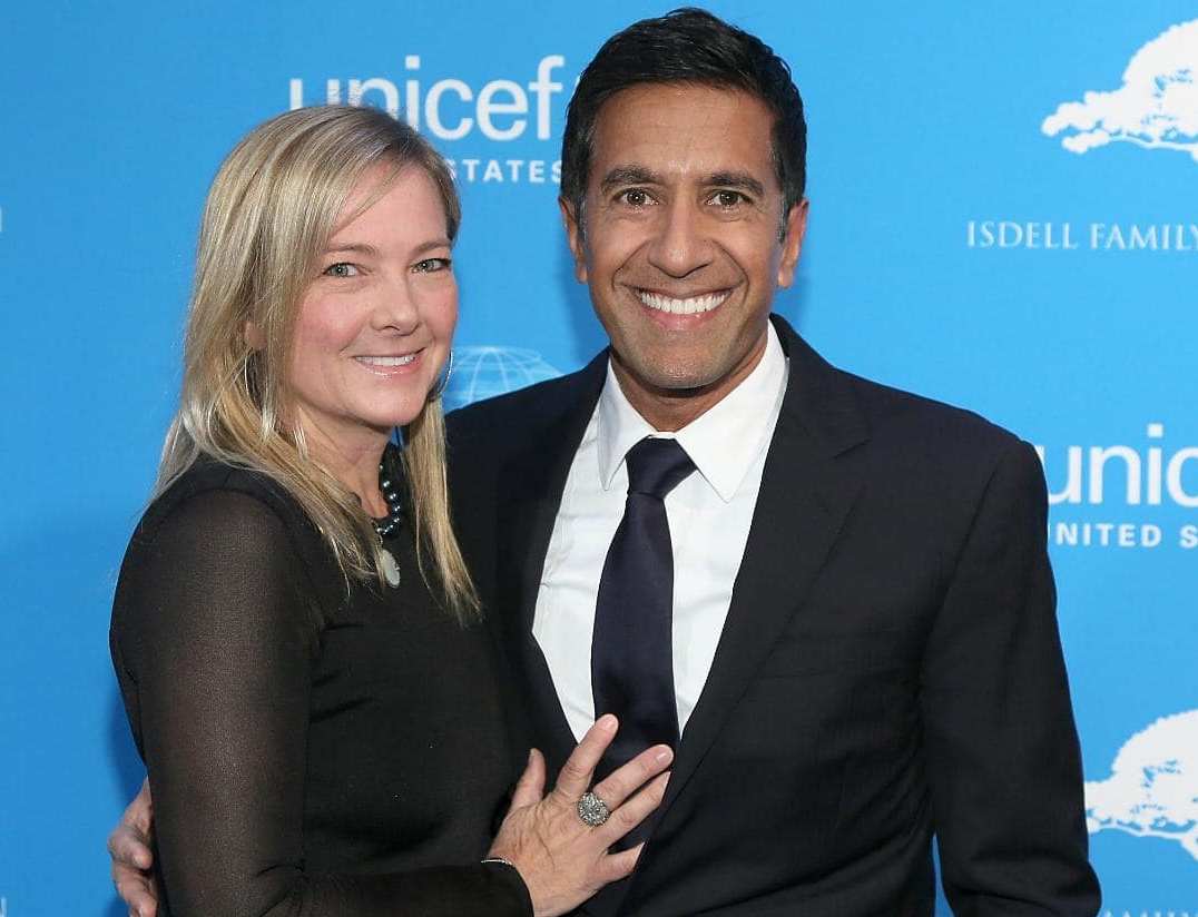 Rebecca Olson (Dr. Sanjay Gupta’s Wife) and 3 Daughters famous
