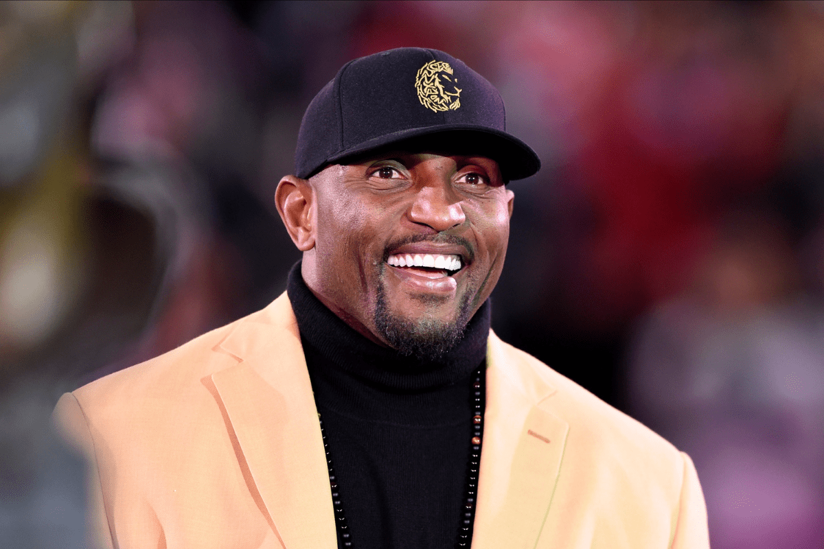 Ray Lewis Net Worth How Rich is the NFL Legend Today? Fanbuzz