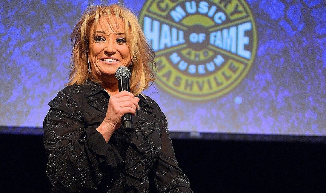 Tanya Tucker Plastic Surgery Totally Changed Her Face