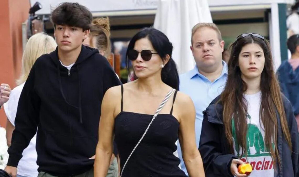 Eleanor Patricia Whitesell Who Is Lauren Sanchez?