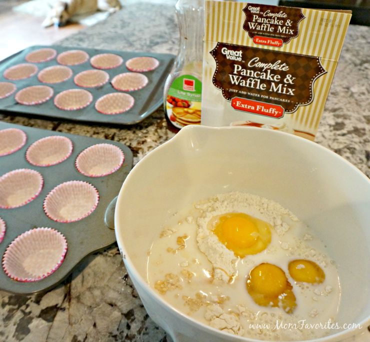 Busy mornings made easy with Quaker Real Medleys Granola and Yogurt Blend and a freezer-friendly pancake muffins recipe!