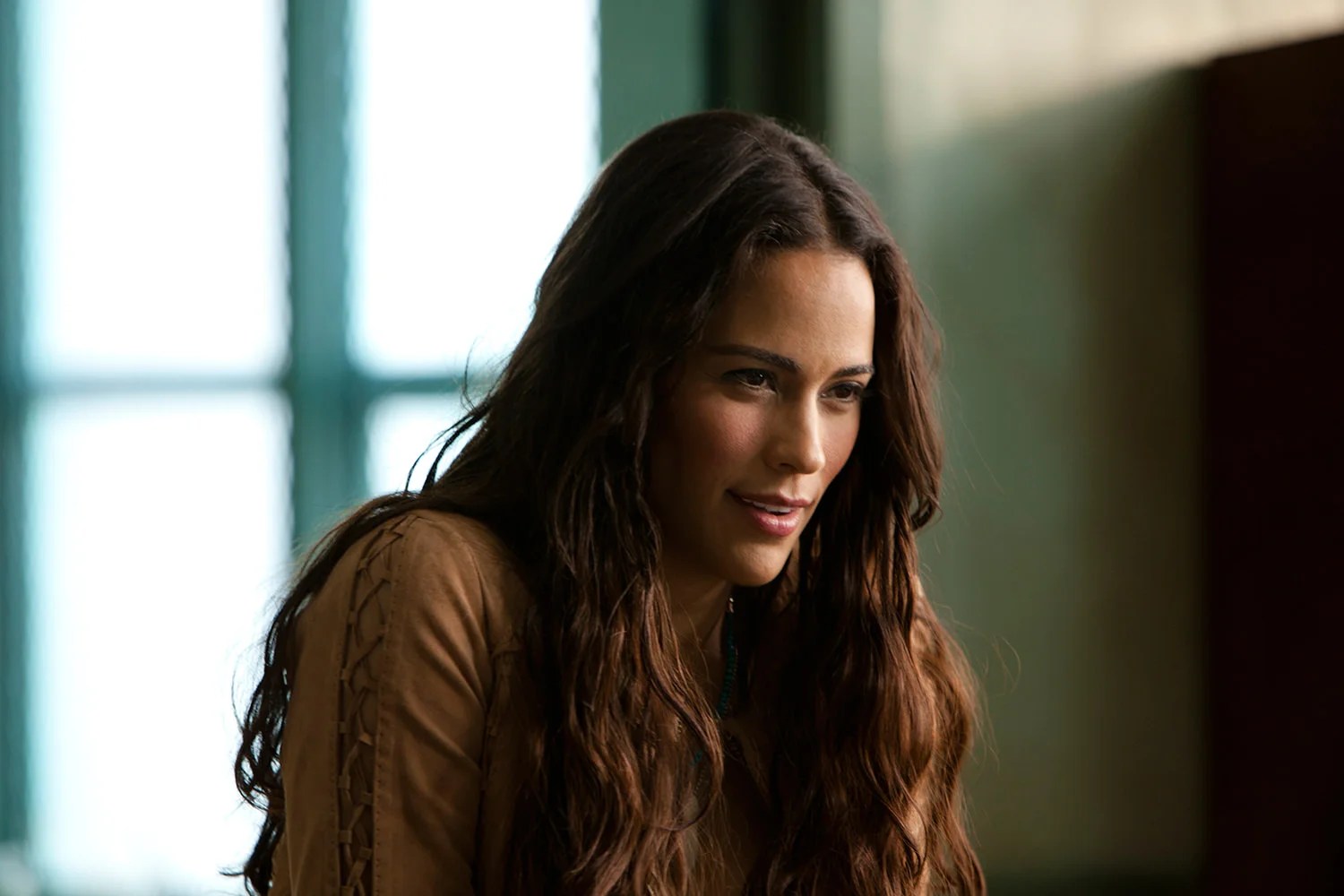 2 Guns movie still Paula Patton