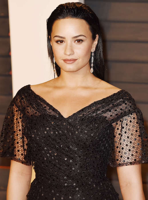 Demi Lovato Height Weight Body Statistics Trivia Healthy Celeb