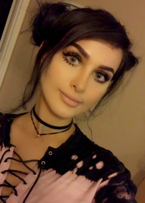 SSSniperWolf Height, Weight, Age, Boyfriend, Family, Facts, Biography