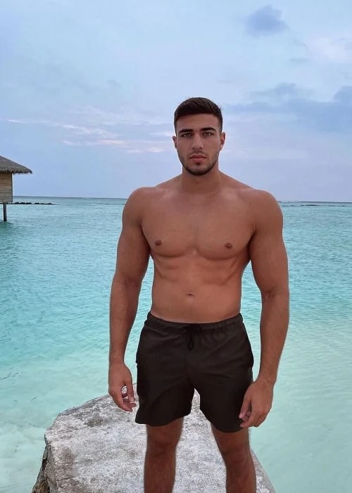 Tommy Fury Height, Weight, Age, Girlfriend, Family, Facts, Biography