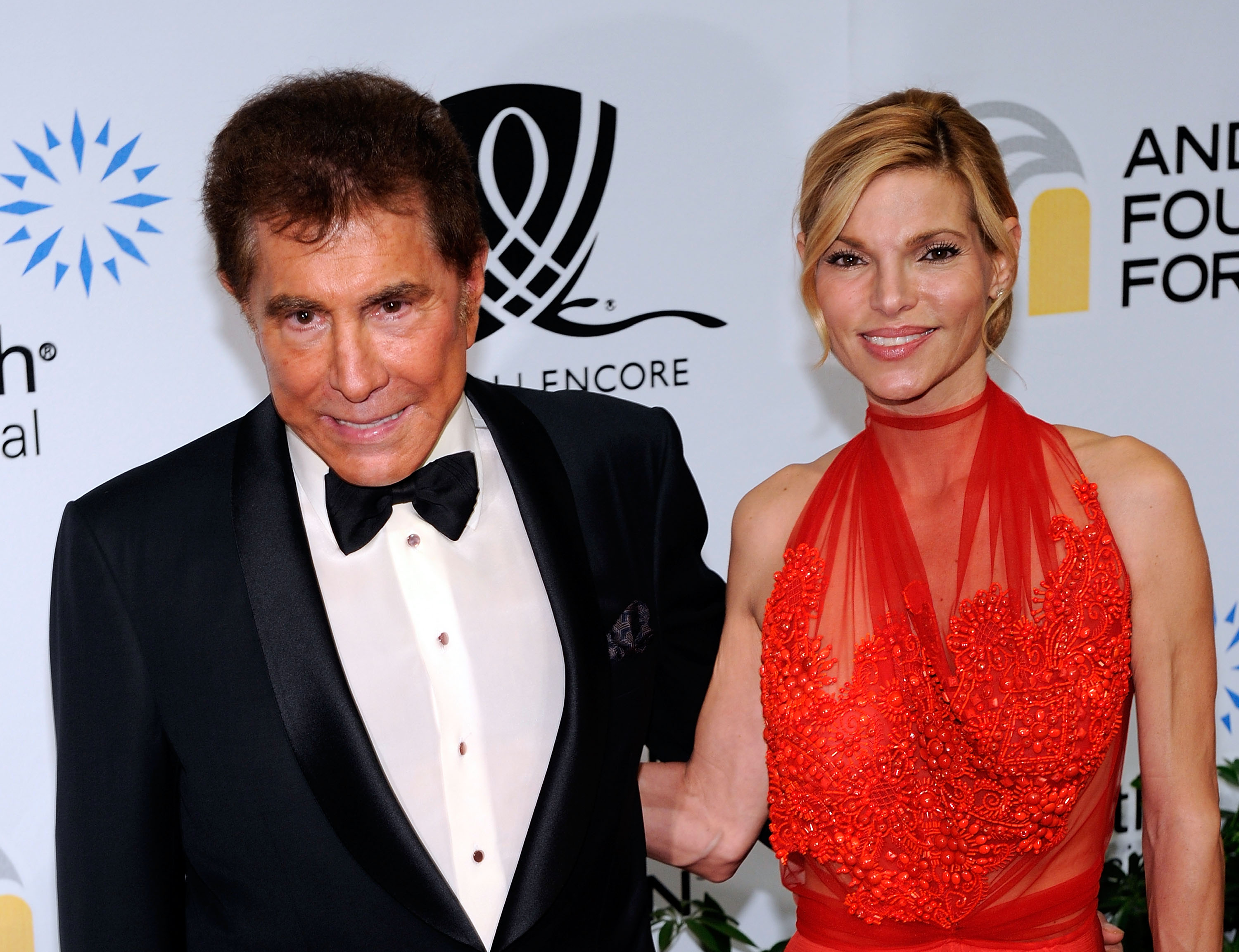 Andrea Hissom, Steve Wynn’s Wife 5 Fast Facts