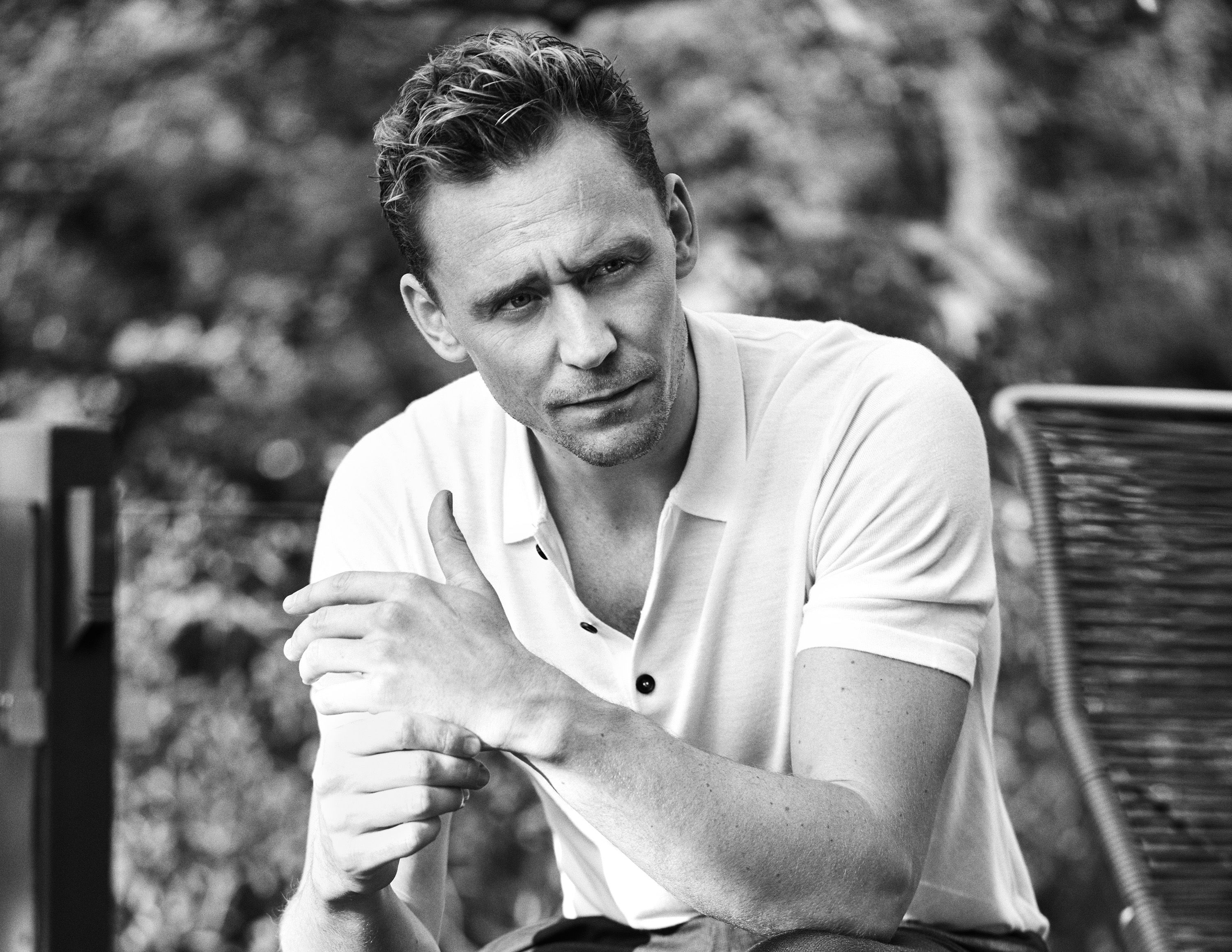 uygulama tamamen Bir gece tom hiddleston middle finger sahtekâr