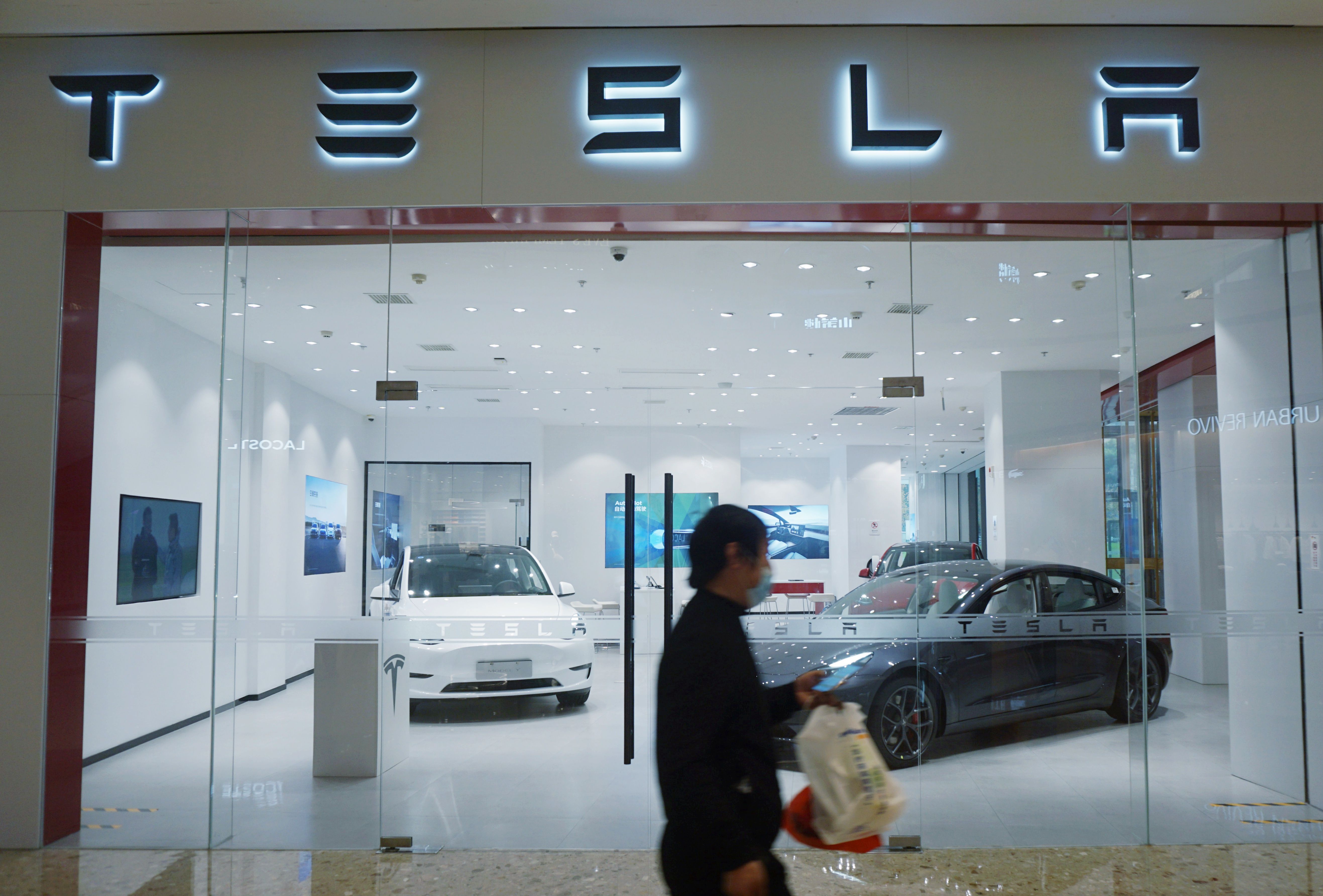 Tesla Stock Tanked in 2022; Now They're Offering 7500 Discounts