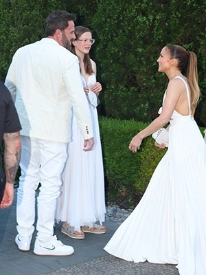 Ben Affleck & Jennifer Lopez Out With Their Kids Photos Hollywood Life