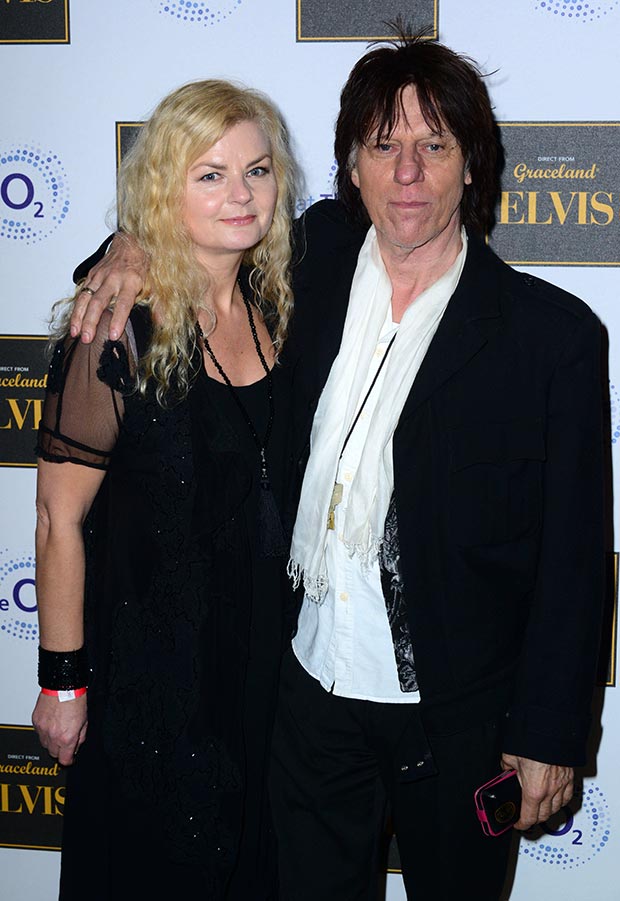 Jeff Beck’s Wife Everything To Know About His 2 Marriages To Sandra