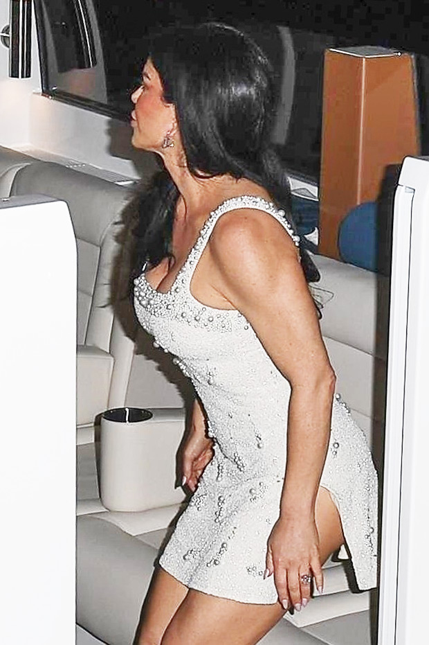Lauren Sanchez’s White Mini Dress & Engagement Ring Jeff Bezos Photos