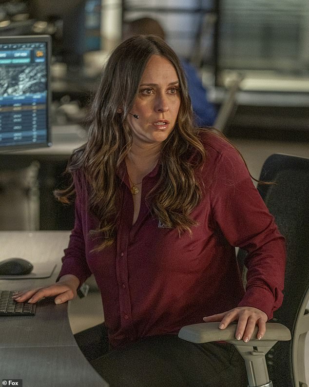 Jennifer Love Hewitt says 911 character Maddie will experience 'a lot