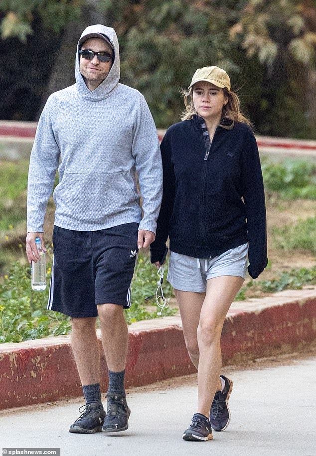 EXCLUSIVE Suki Waterhouse appears to display pregnancy bump as she steps out with beau Robert