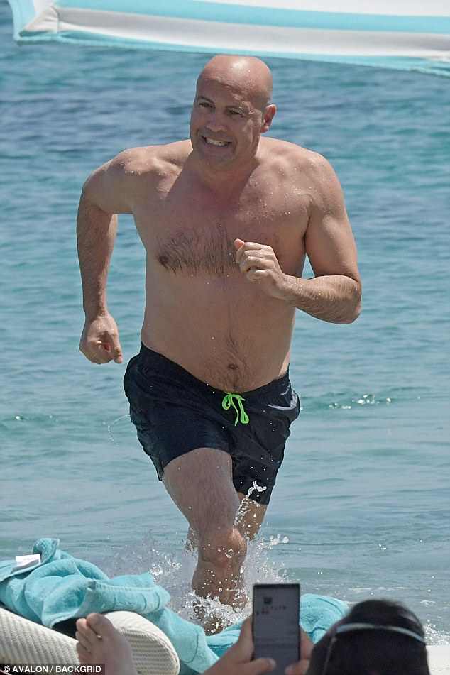 Billy Zane, 52, shows off his muscular build as he goes topless for a sunsoaked beach trip