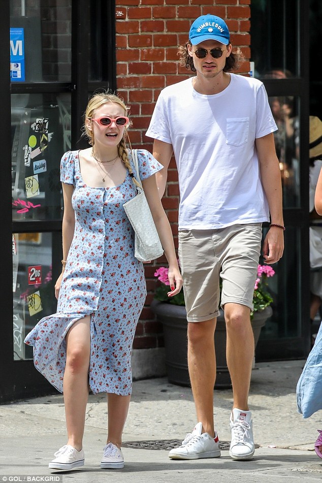 Dakota Fanning steps out in style with boyfriend Henry Frye Daily