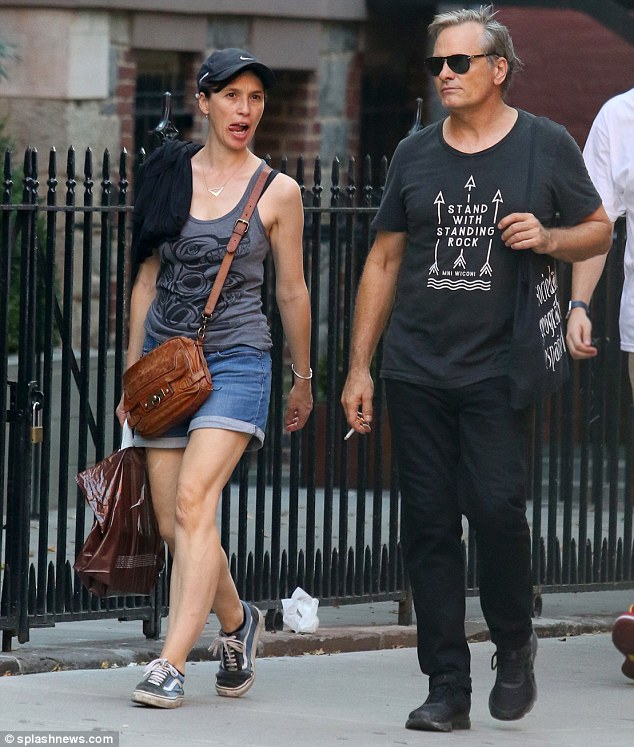 Viggo Mortensen enjoys a romantic stroll with his beau Ariadna Gil as