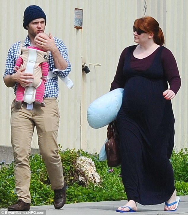 Bryce Dallas Howard steps out with fourmonthold daughter Beatrice for