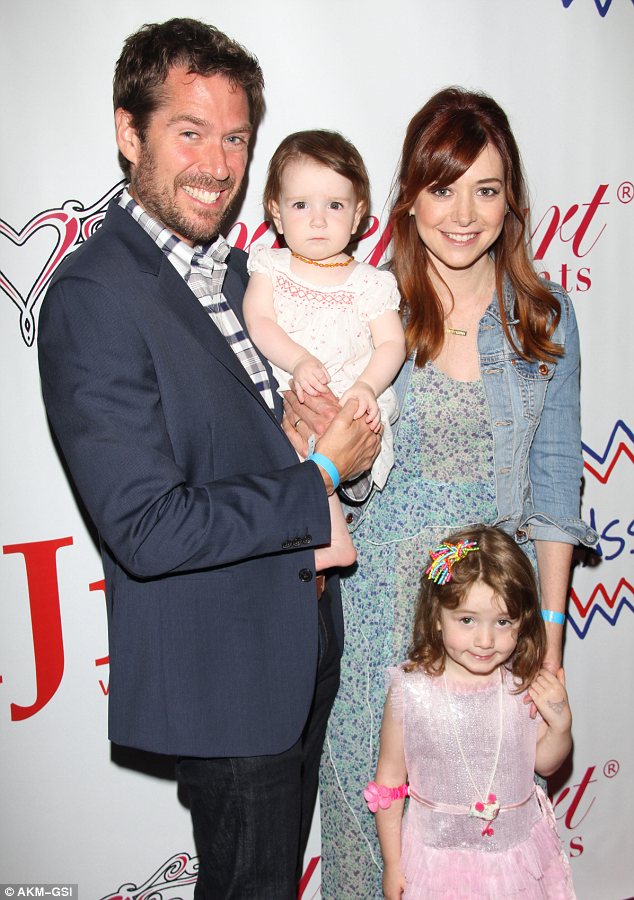 Alyson Hannigan picks up healthy green smoothies after enjoying a