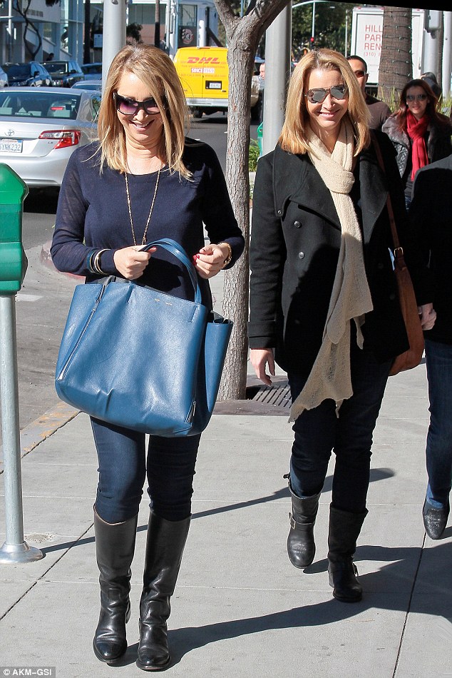 Lisa Kudrow goes shopping with her grandmother and sister in Beverly