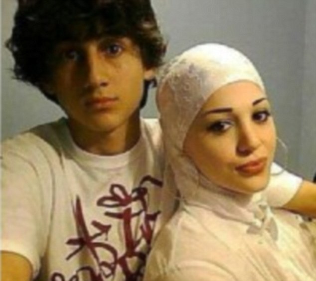 Boston bomber's widow cozies up to his mother in Kyrgyzstan Daily Mail Online