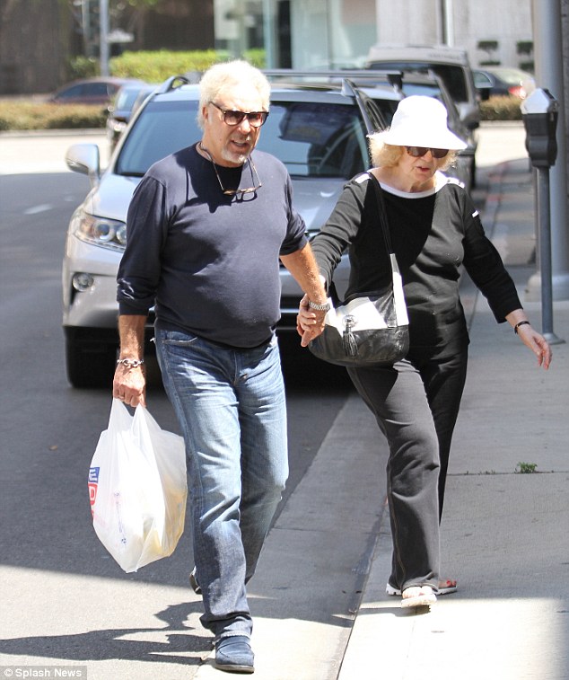 Tom Jones spends quality time with sister Sheila at home in LA before