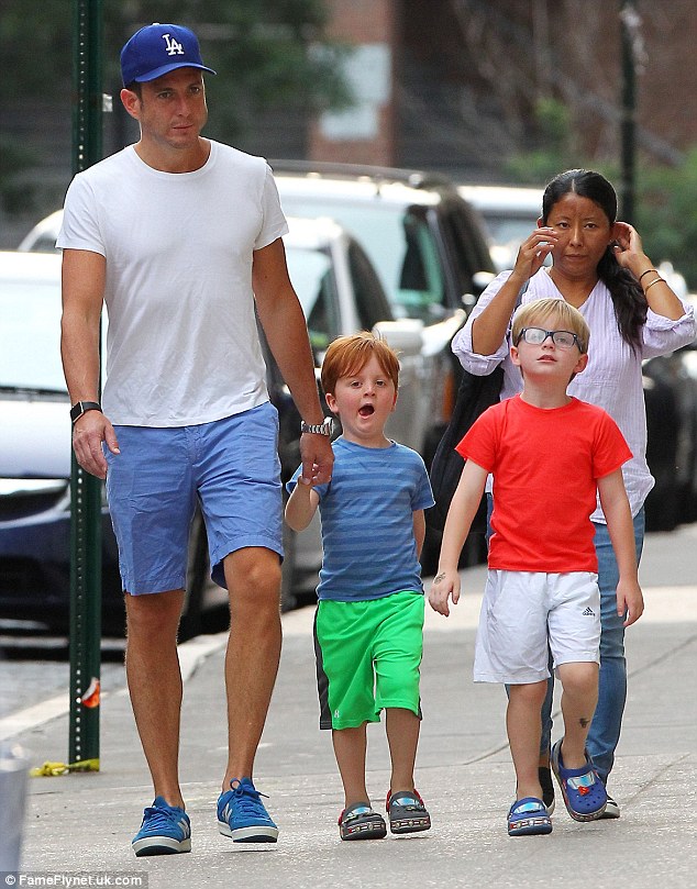 Will takes his kids out for dinner without estranged exwife Amy