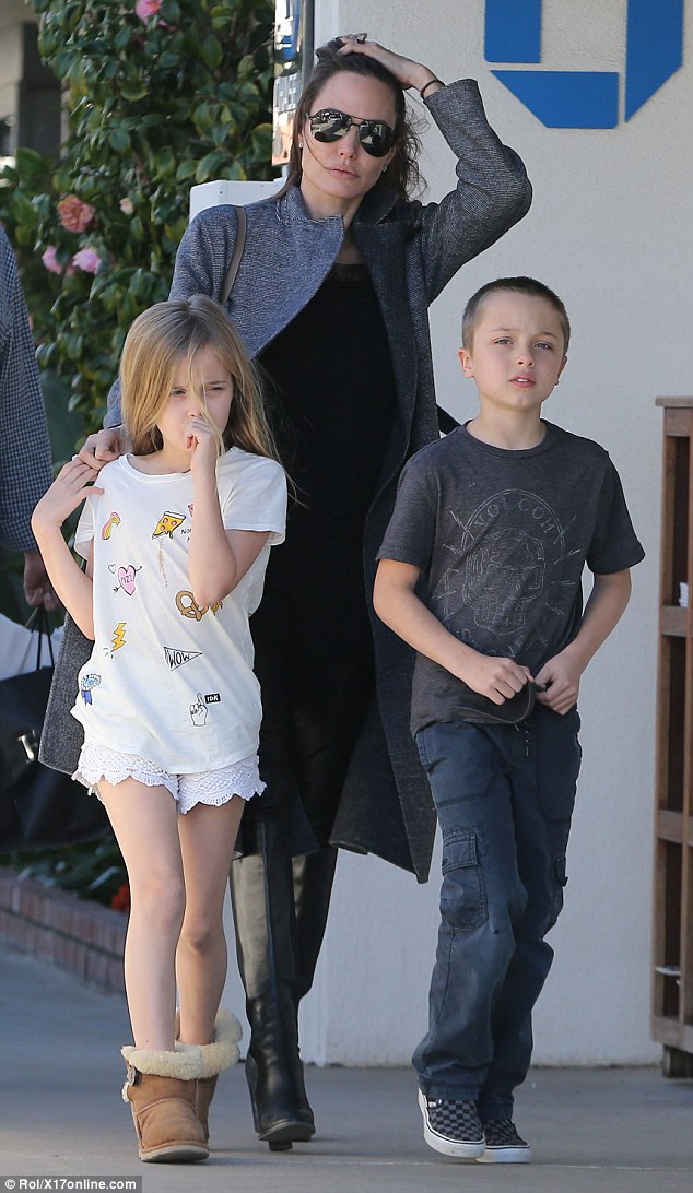 Angelina Jolie takes twins Knox and Vivienne, 8, shopping