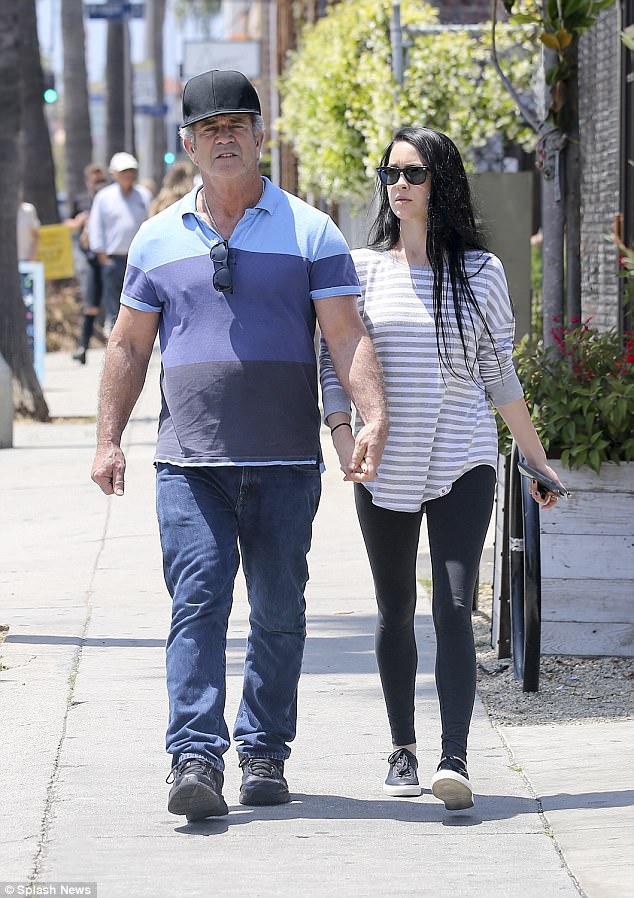 Mel Gibson strolls with girlfriend Rosalind Ross in LA Daily Mail Online
