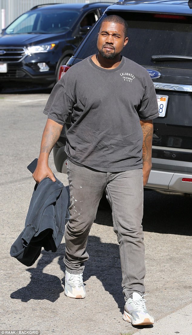 Kanye West reveals relaxed physique in LA Daily Mail Online