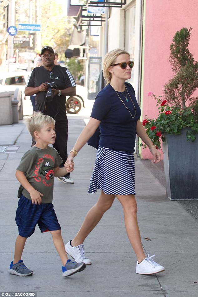 Reese Witherspoon takes son Tennessee to the toy store Daily Mail Online