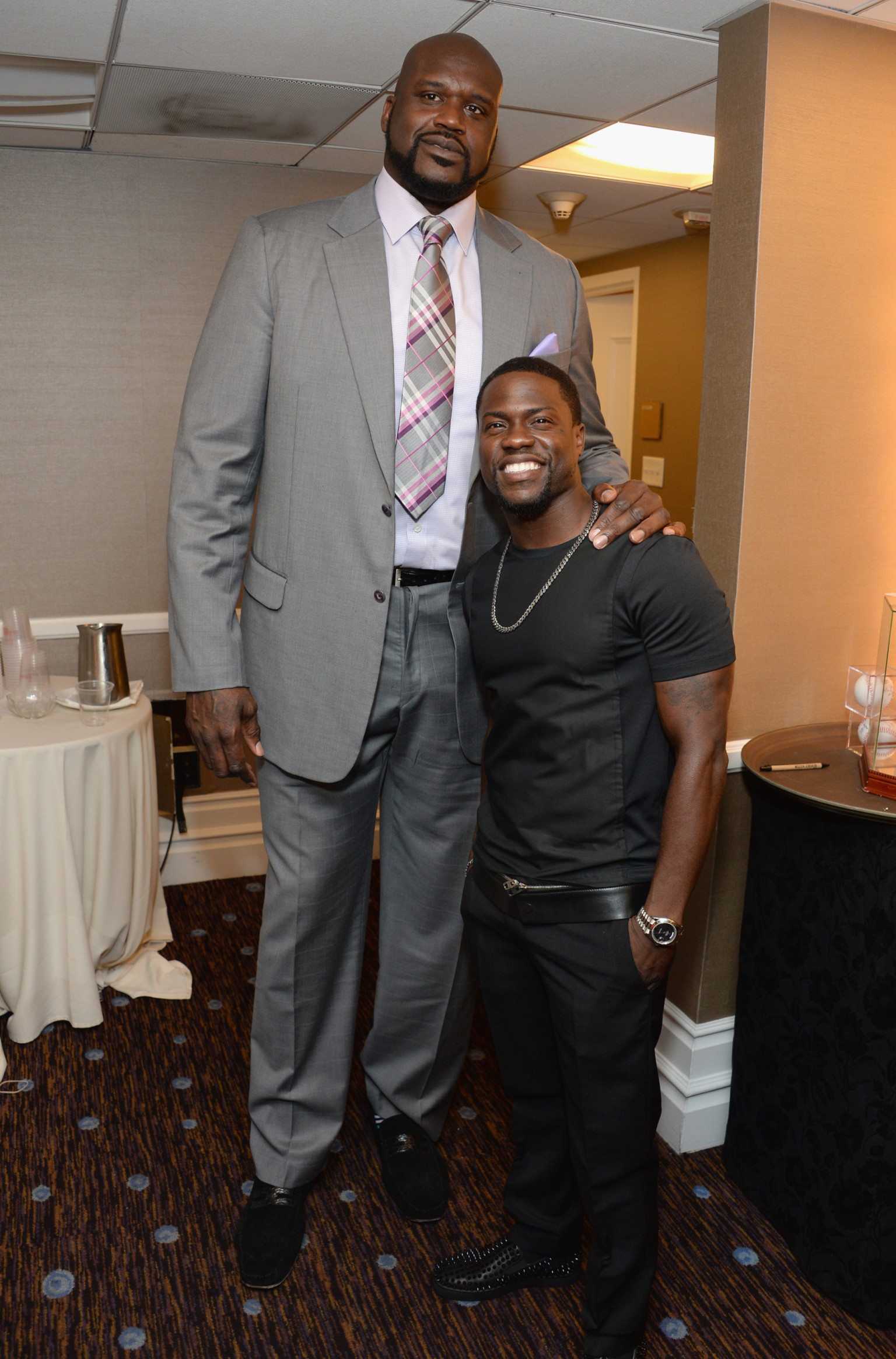 Shaquille O'Neal And Kevin Hart Pose For The Best Photo The