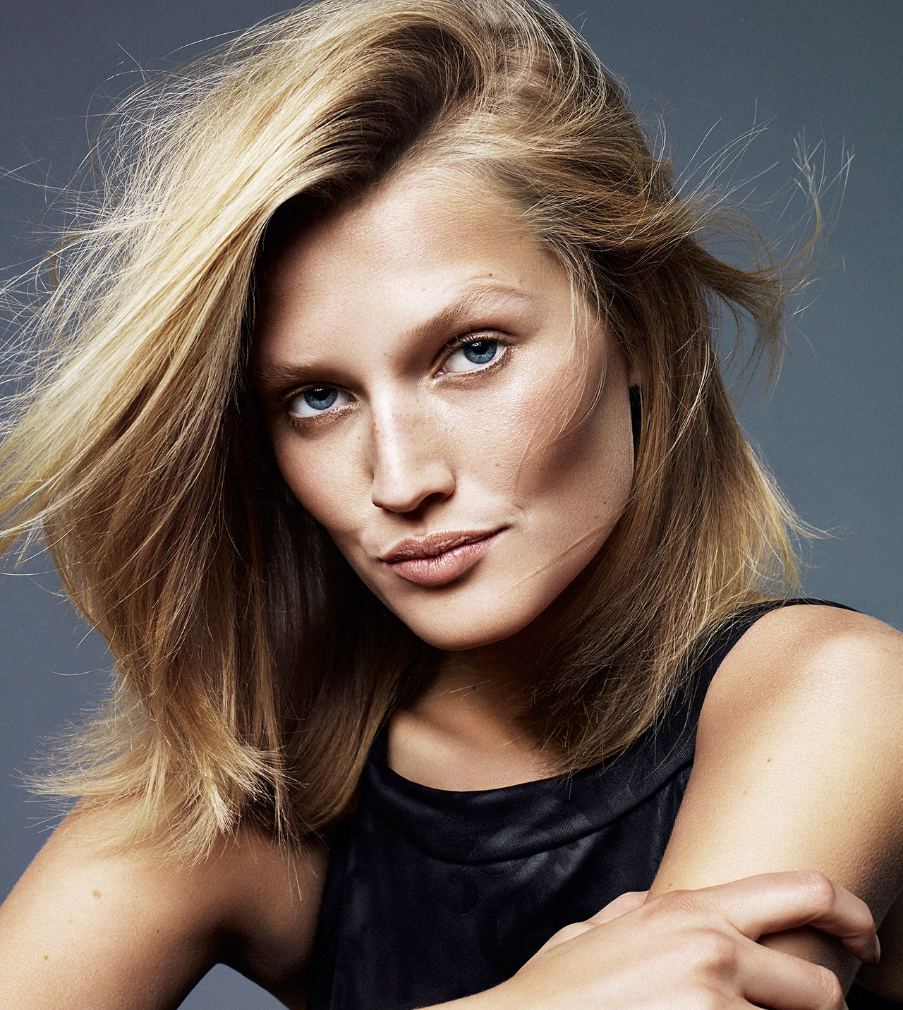 Toni Garrn MDX