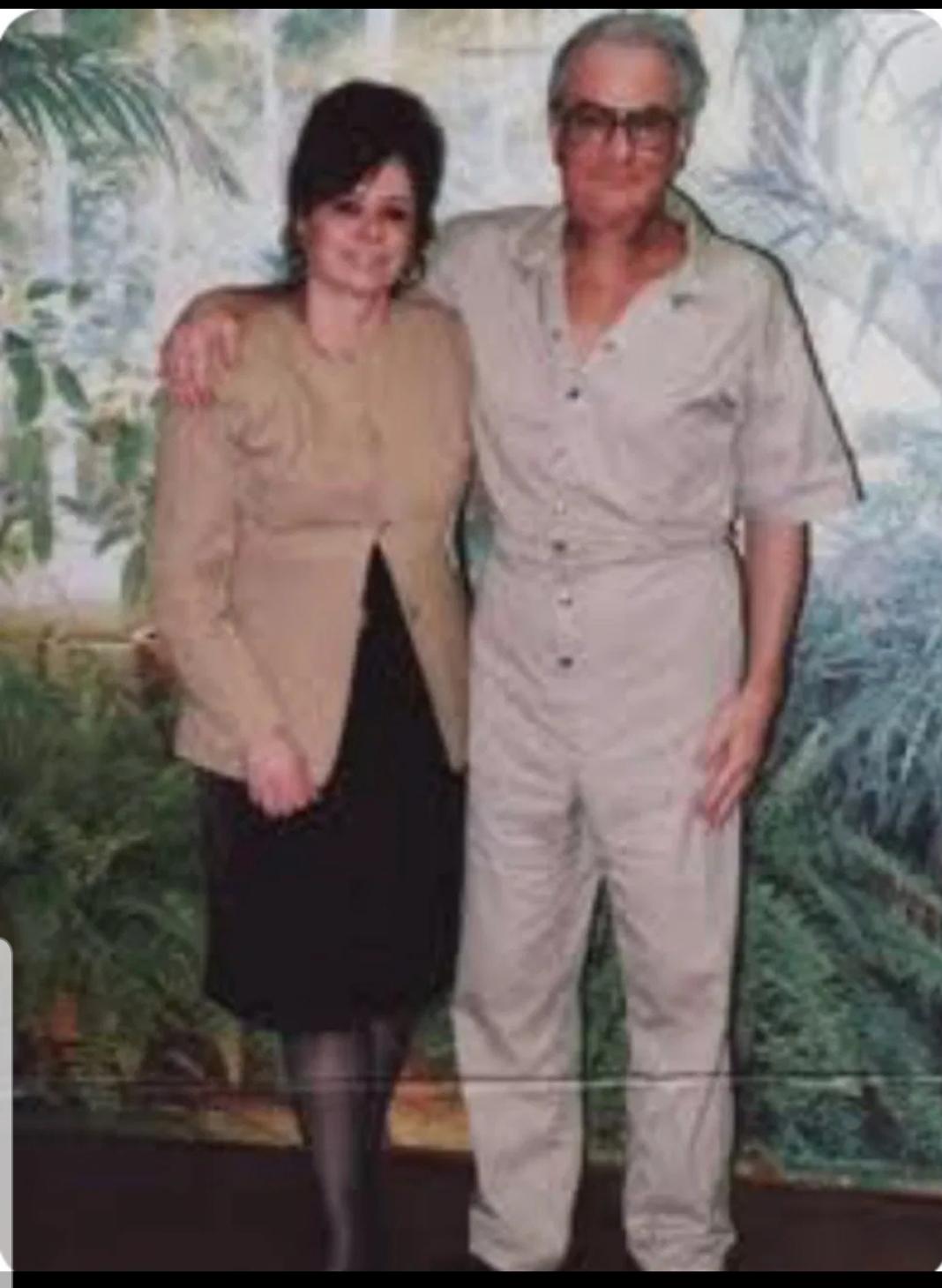 Rare john gotti with wife prison pic r/Mafia