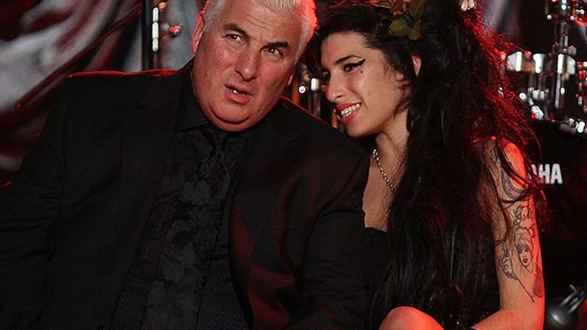 Amy Winehouse tragedy Devastated dad Mitch vows to learn truth of her