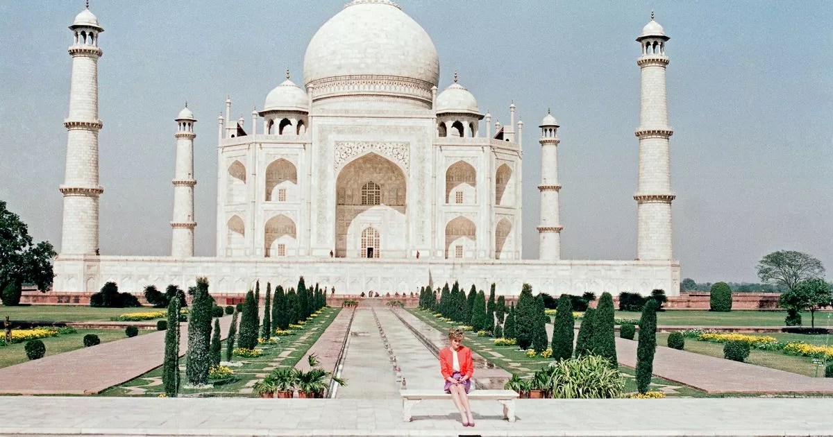 When Princess Diana visited the Taj Mahal The story behind THAT photo
