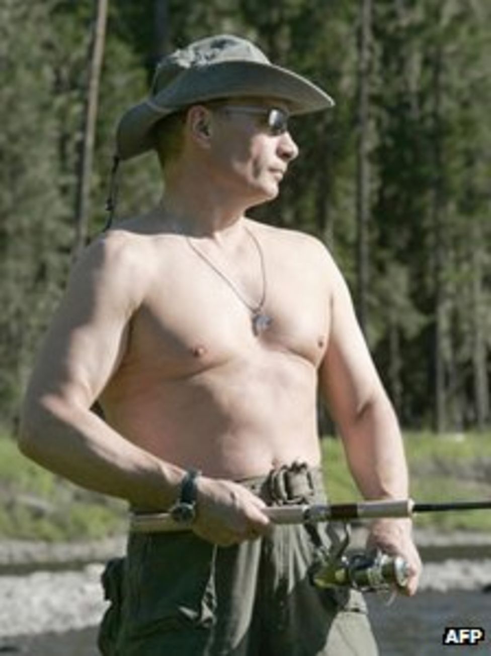 Russia election Putin adverts woo 'virgin' voters BBC News