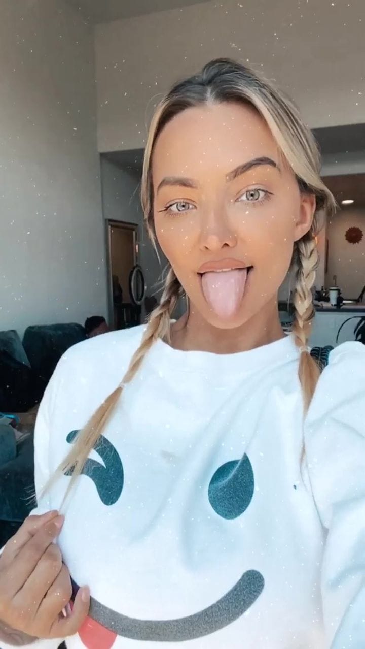 Picture of Lindsey Pelas