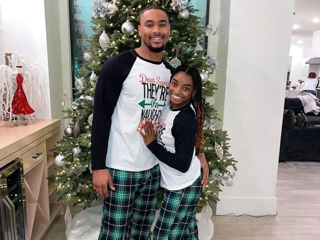 Amidst Husband Jonathan Owens's Big Move, Simone Biles Takes Over