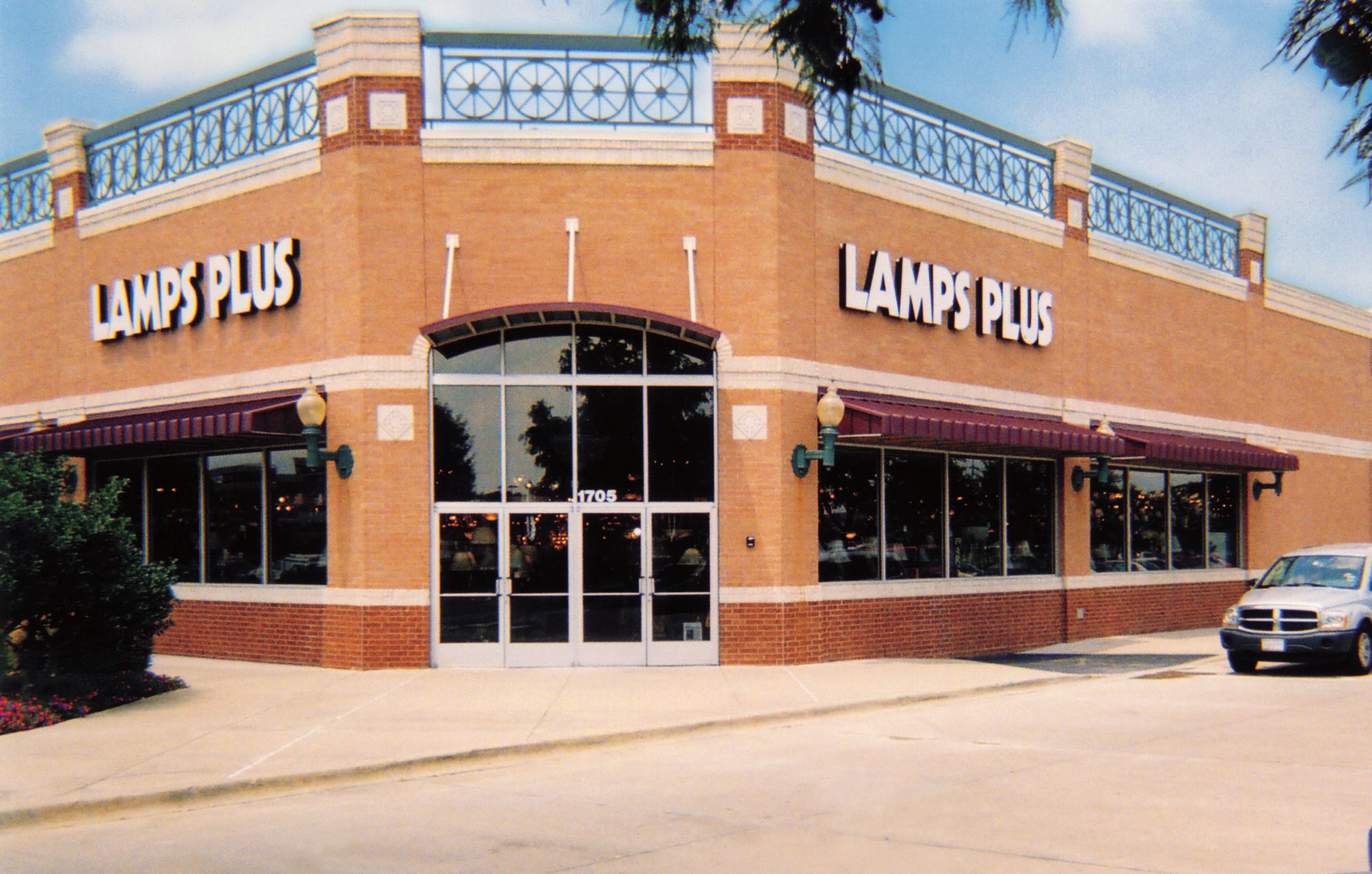Lamps Plus Plano, TX 1705 Preston Rd, 75093 Lighting Stores, Dallas
