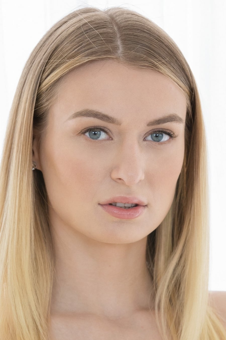 Natalia Starr Profile Images — The Movie Database (TMDb)