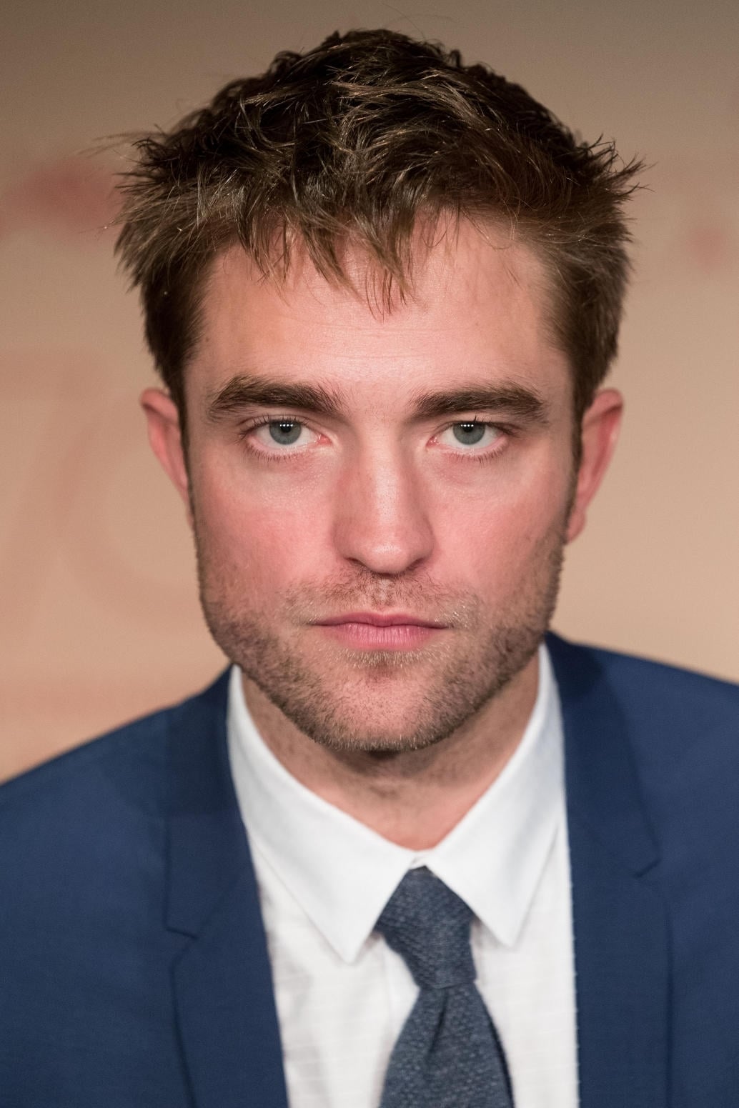 Robert Pattinson Profile Images — The Movie Database (TMDb)