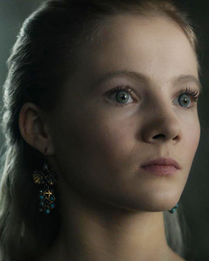 Freya Allan fotka
