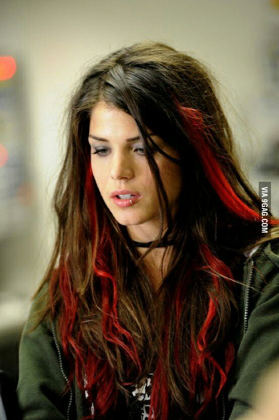 Marie Avgeropoulos in "Percy Jackson" 9GAG