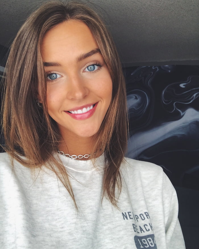 Rachel Cook 9GAG