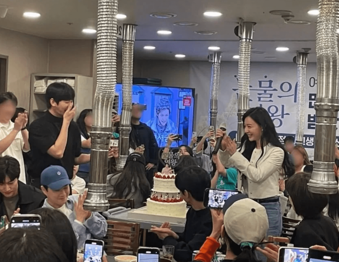 "Queen of Tears" fans speculate Kdrama wrap party as Kim Soo Hyun and