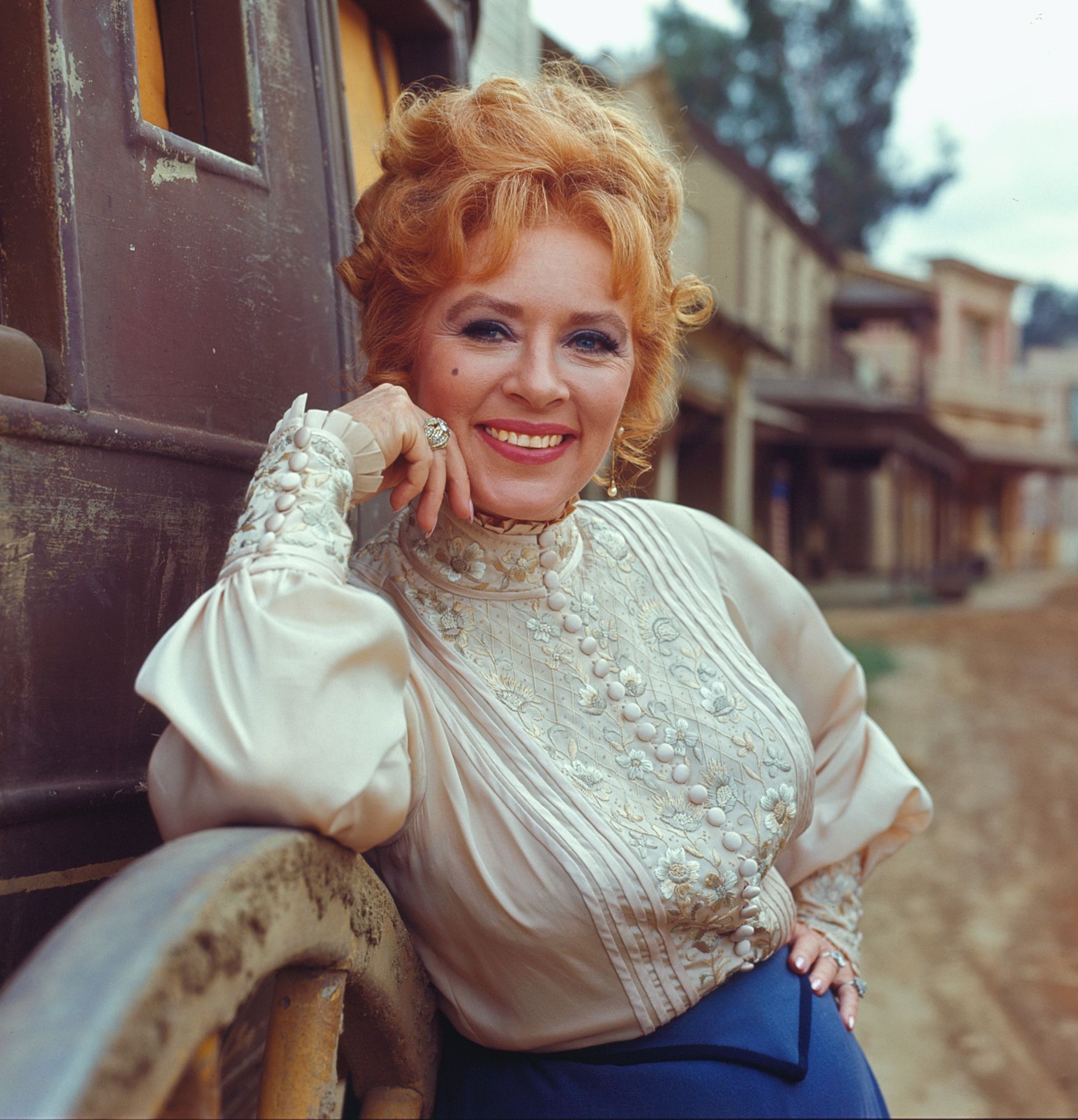 Amanda Blake Died Alone, She Revealed the Reason Why TCL 24H