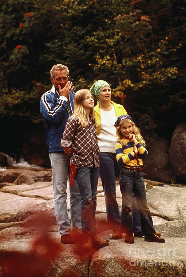 Paul Newman With Wife And Daughters Photograph by Bettmann Fine Art